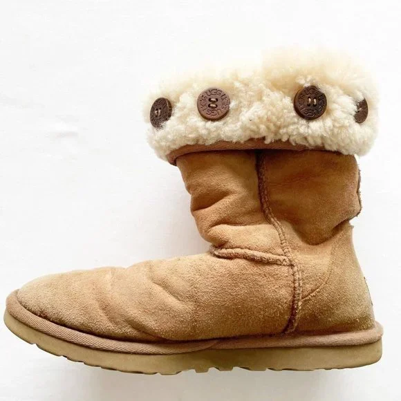 Women’s / Teen’s UGG Fold Over Boots Size 6 - Picture 10 of 11